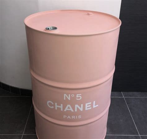 barril chanel|Customisation d'un baril (CHANEL) .